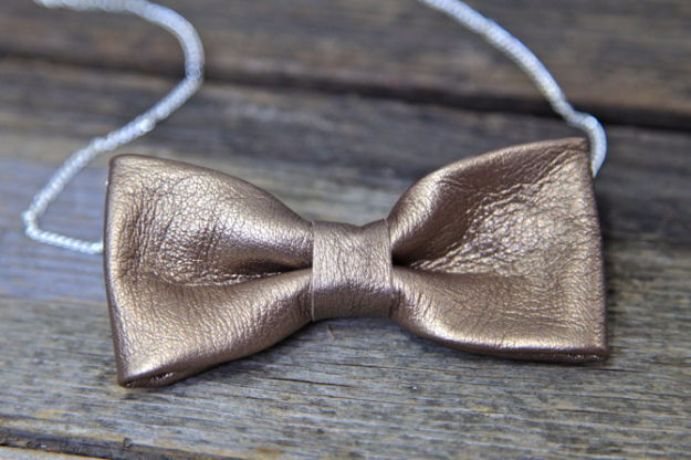 Creative Leather Crafts - DIY No Sew Leather Bow Necklace - Best DIY Projects Made With Leather - Easy Handmade Do It Yourself Gifts and Fashion - Cool Crafts and DYI Leather Projects With Step by Step Tutorials http://diyjoy.com/diy-leather-crafts