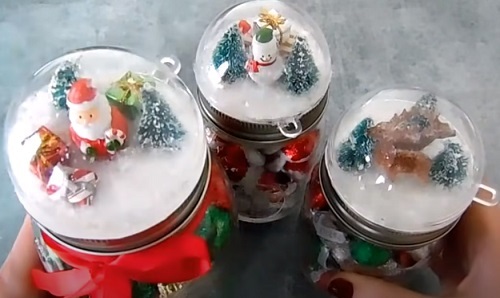 25 DIY Snowy Mason Jars For Christmas Decor 6