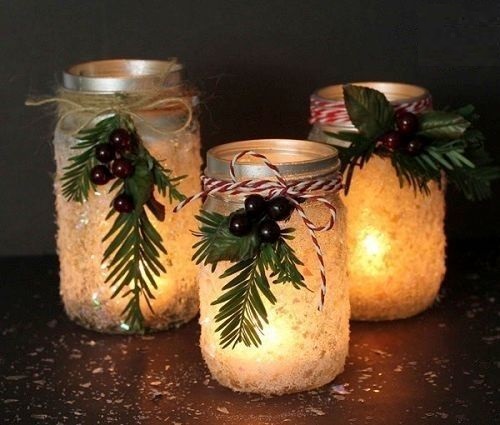 25 DIY Snowy Mason Jars For Christmas Decor 13