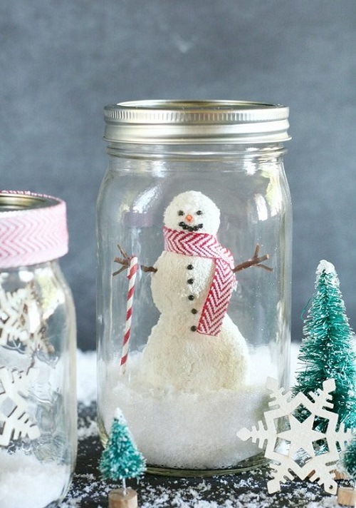 25 DIY Snowy Mason Jars For Christmas Decor 8