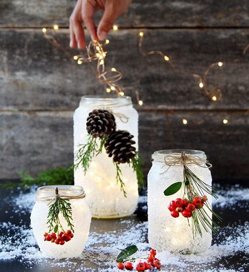 25 DIY Snowy Mason Jars For Christmas Decor 2
