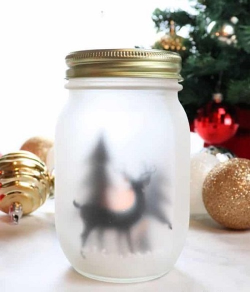 25 DIY Snowy Mason Jars For Christmas Decor 5