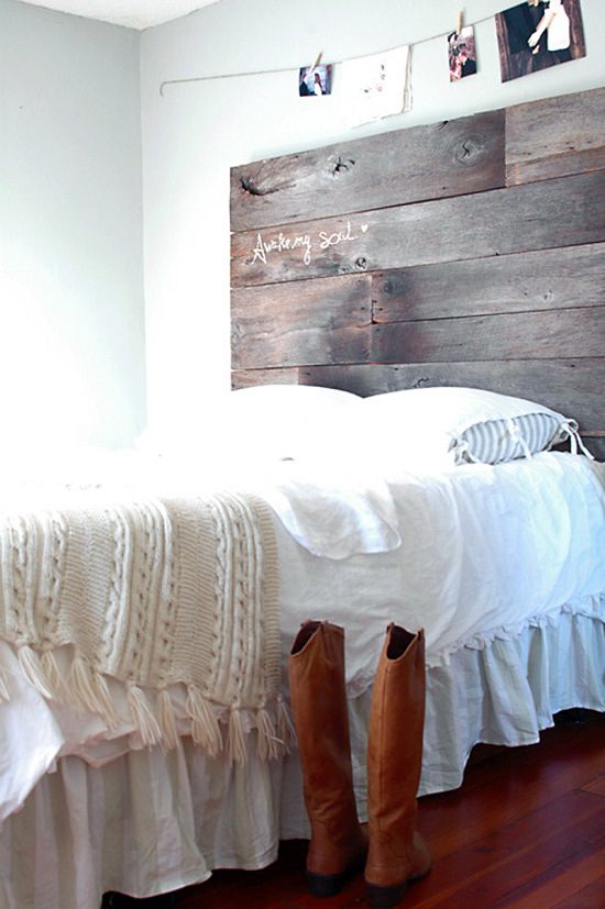 22 DIY Barn Wood Furniture Ideas 2
