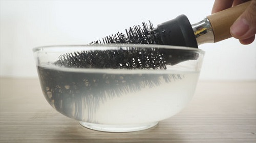 Cleans Hair Brush & Combs