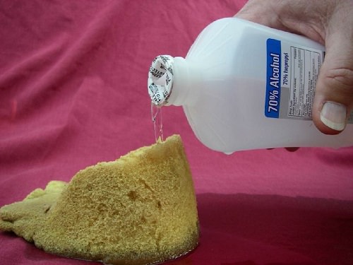 Disinfects Sponges & Clothes