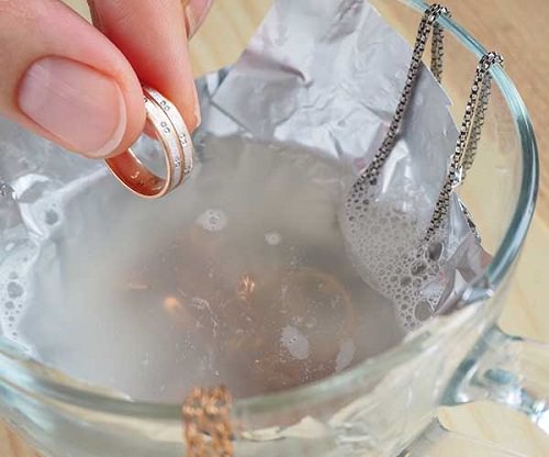 How to Clean Costume Jewelry With Baking Soda and Salt3