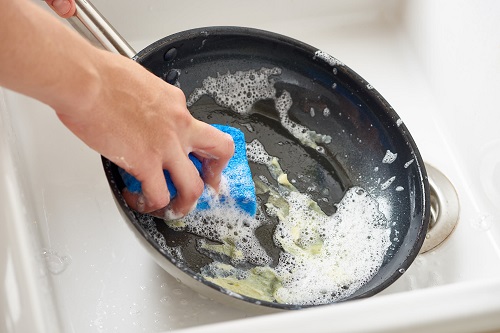 How To Clean a Non-Stick Pan With Salt 2