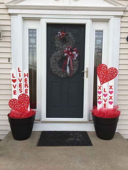 Another Front Porch Valentine Decor