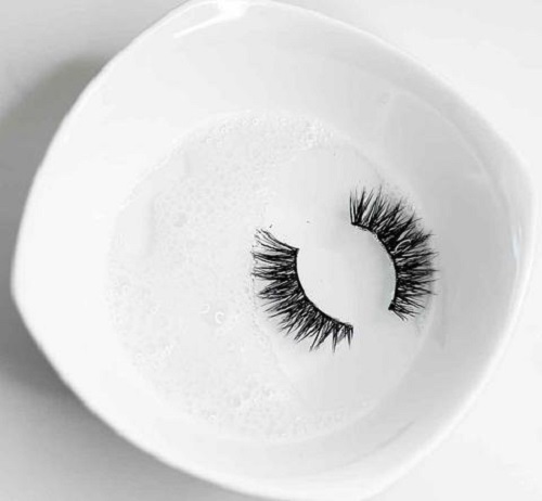 How to Clean Eyelash Extensions With Baby Shampoo2