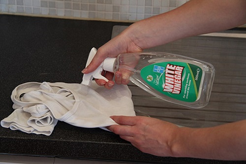 How to Remove Old Oil Stains From Clothes Home Remedies 3