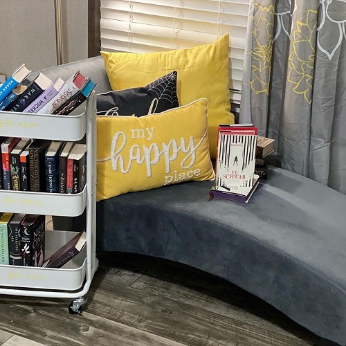 Small Space Library Ideas 15