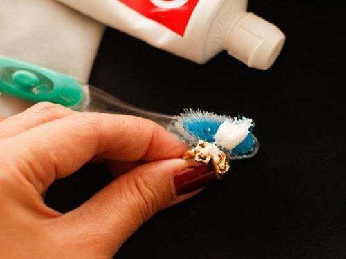 Toothpaste Jewelry Cleaning Recipe