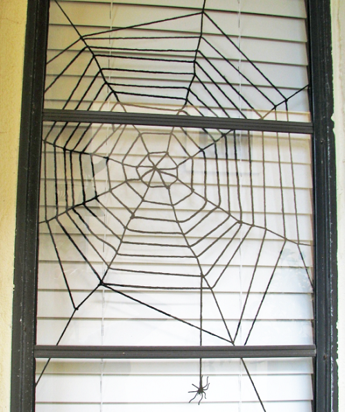 DIY Halloween Spiderweb