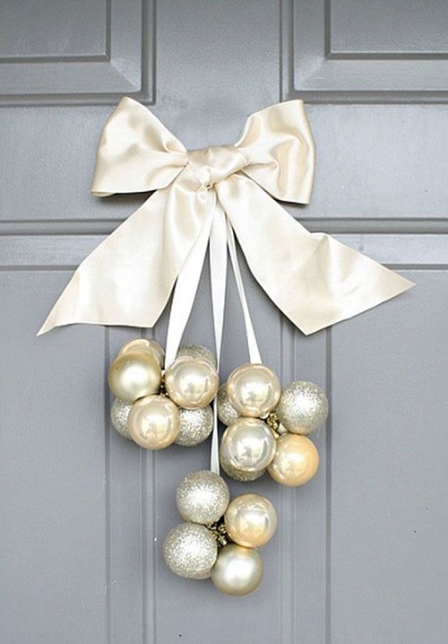 Christmas Door Hanging Ideas 25
