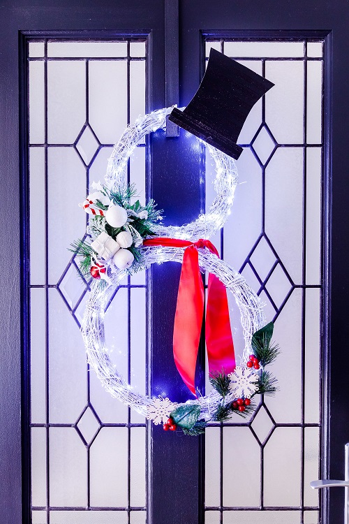 DIY Light-Up Snowman Door Hanging