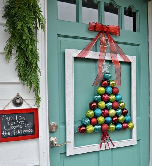 Christmas Door Hanging Ideas 16