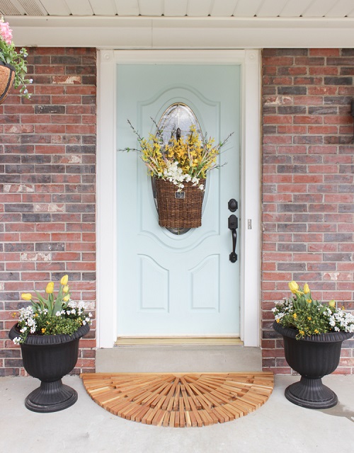 Small Front Porch Decorating Ideas on a Budget 7