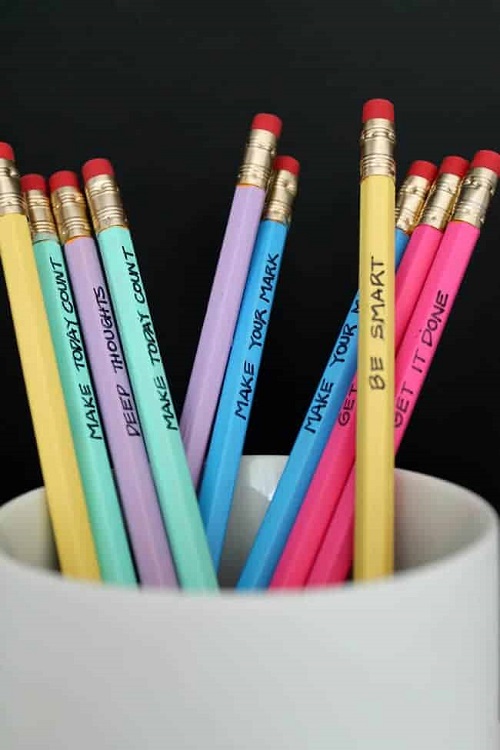 How to Make DIY School Supplies at Home 19