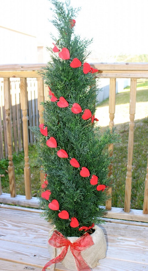 Outdoor Valentines Day Decorations 10