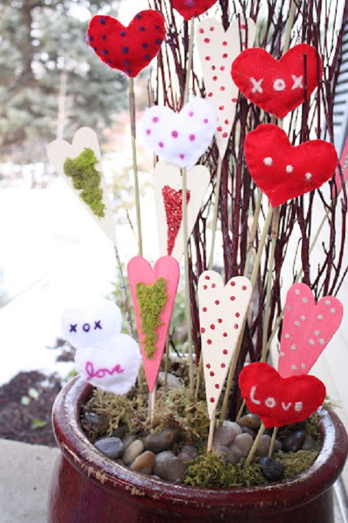Outdoor Valentines Day Decorations 16