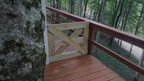 DIY Farmhouse Style Deck Gate