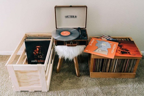  DIY Vinyl Record Storage Ideas 1
