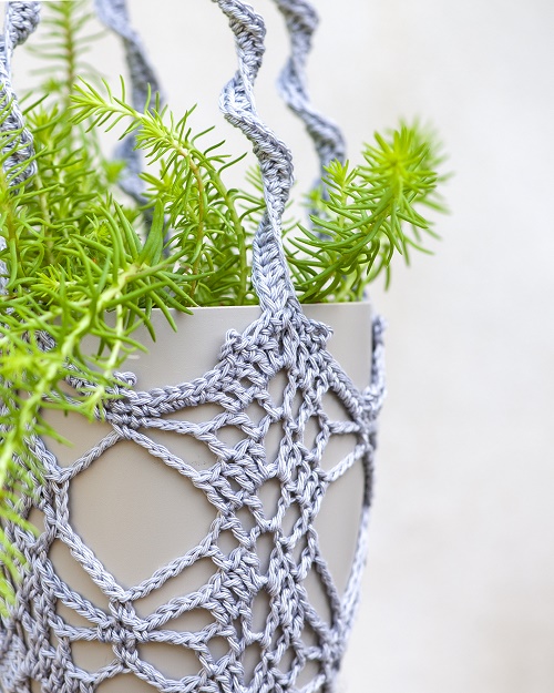 Crocheted Trailing Plant Pot Hanger