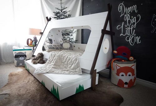 Stunning Tepee Style Bed and Attractive Wall Decal