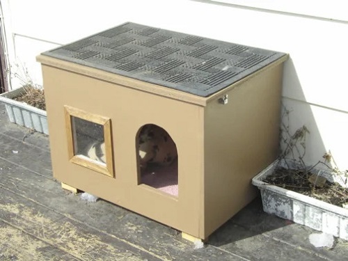 DIY Outdoor Cat House Ideas 9