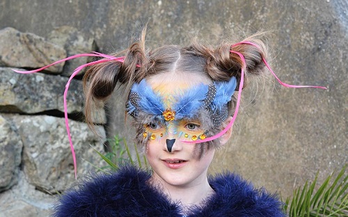 No-Sew Feather Mask