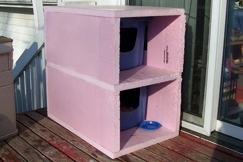 Outdoor Cold Weather 'Cat Condo'