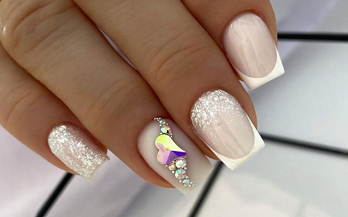 Soft White Nails With Diamond Ideas 18