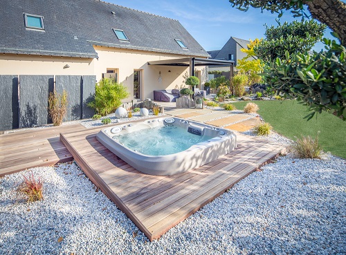 Hot Tub Landscaping on a Budget 1