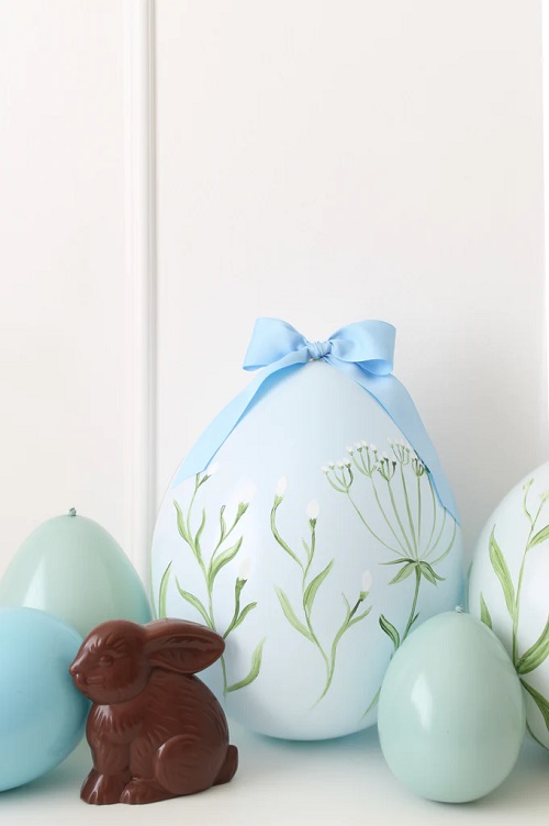 Balloon Easter Egg Centerpiece DIY