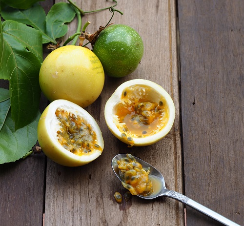 What Does Passion Fruit Taste Like? 4