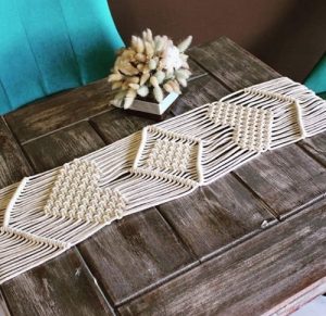7 Macrame Table Runner Free Patterns - Hello Lidy
