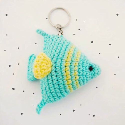 https://www.ravelry.com/patterns/library/fish-keychain-amigurumi