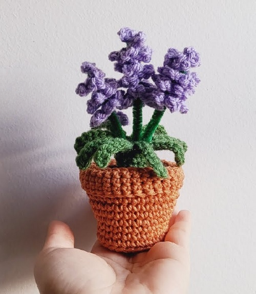 crochet lavender flower pot