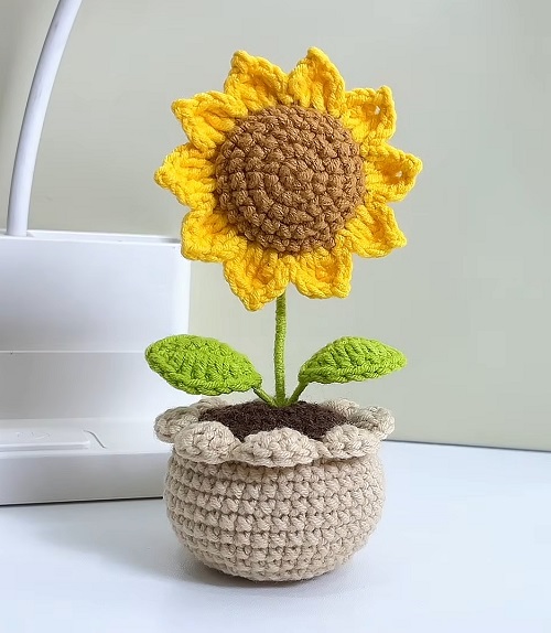 crochet sunflower pot