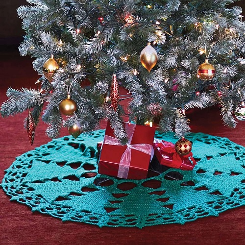Free Bernat Crochet Christmas Tree Skirt Pattern