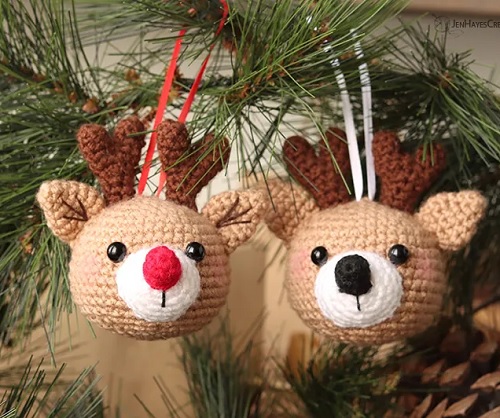 CROCHET REINDEER ORNAMENT