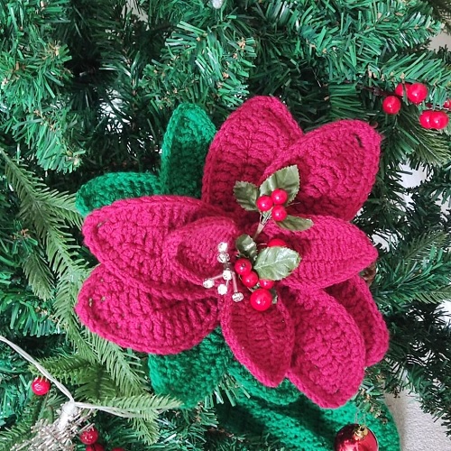 Free Crochet Christmas Flower Pattern