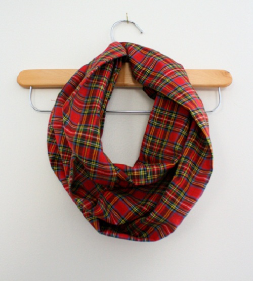 10 Minute Infinity Scarf Tutorial Christmas Tartan Style