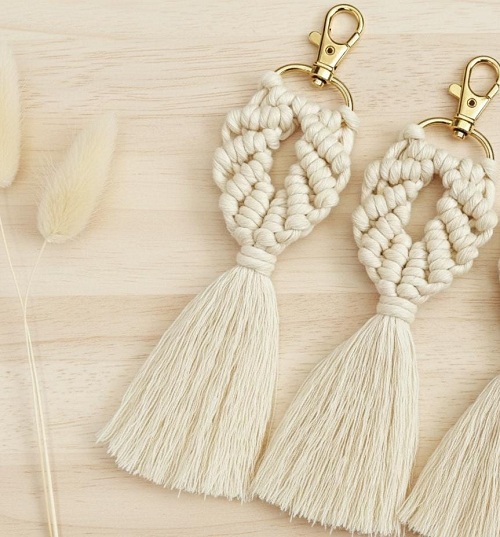 DIY: EASY MACRAME KEYCHAIN TUTORIAL | MACRAME SEASHELL KEYRING | STEP BY STEP