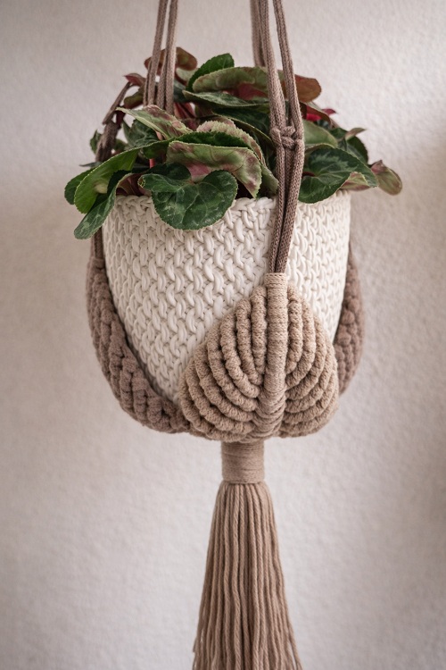 Hoooked Tutorial - How to macramé a Leaf (Plant Hanger Leaf)