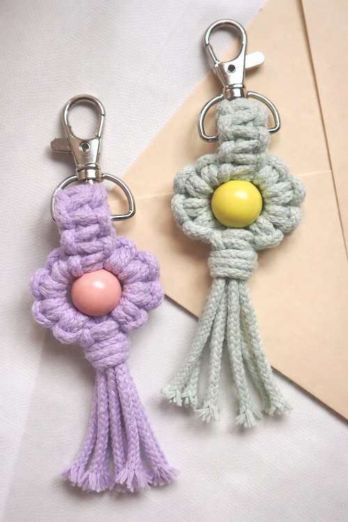 Macrame Keychain Tutorial, DIY Macrame Flower Keychain with Beads, Quick and Easy macramé idea