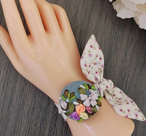 Very Easy Embroidered Bracelet – Denim & Shabby Chic Cotton Bracelet – Jewellery Making at Home