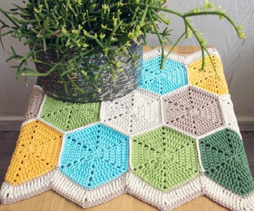 Hexagon Table Runner Free Crochet Patterns 5