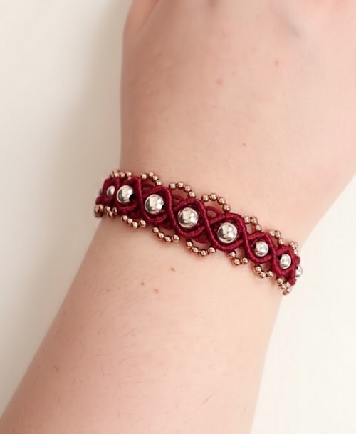 Easy graduated macrame bracelet