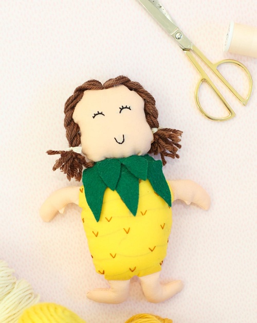 diy-gift-idea-for-kids-make-a-pineapple-doll